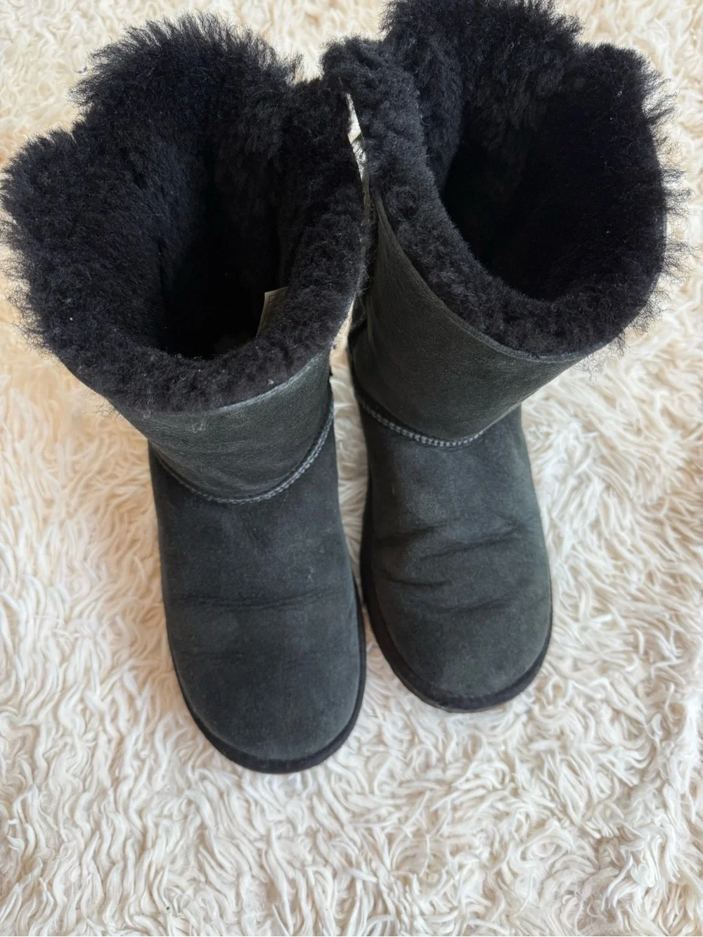 UGG Bailey Bow II Black Sheepskin Shearling Boots Women’s US 6 EU 36
